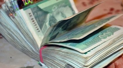 Пловдивчанин, искал да помогне на роднини, олекна с 9 000 лева