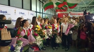 Добре дошли, героини! България връчи златния медал за златните момичета