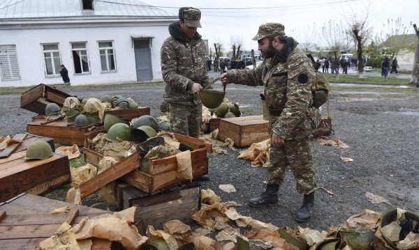 Най-малко 33 души са загинали при боевете в Нагорни Карабах