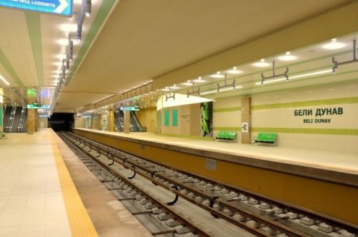 Извънредно: Сигнал за бомба и в София! Затвориха метрото!
