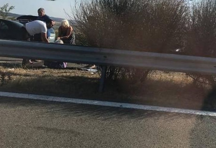 Ужасяваща гледка на пътя край Бургас след верижно меле с 5 коли, по шосето лежат хора (СНИМКИ)