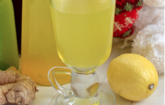 Какво прави с тялото ни лимоновата вода?