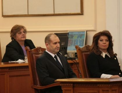 Президентът Румен Радев подписа първите си укази