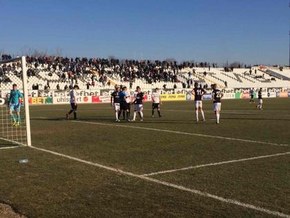Локо счупи гредите на Славия за 1:1! Гол на Кики в продължението отменен