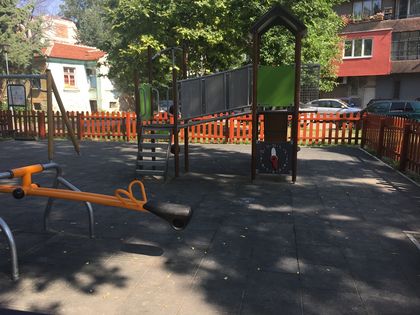 В „Централен“ облагородиха голямо междублоково пространство (СНИМКИ)