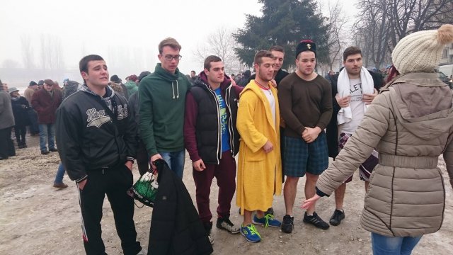 62-ма смелчаци скачат за кръста в Пловдив (снимки)