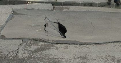 Уникални кадри от Варна! Земята се отвори, а отдолу...