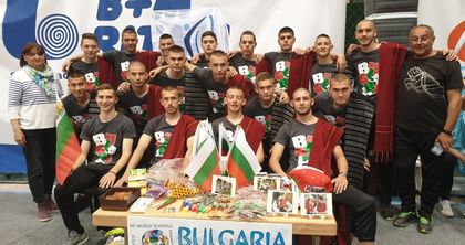 СОУ „Найден Геров (Варна) с пет победи на световното по футбол за ученици в Белград (снимки)