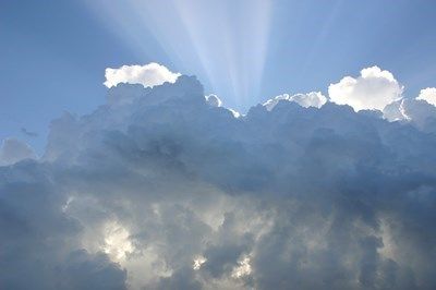 До 29 градуса днес, на места ще превали