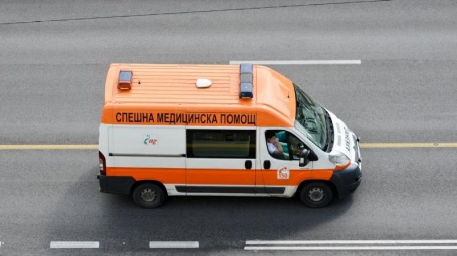 Жена е в болница след катастрофа в Асеновград