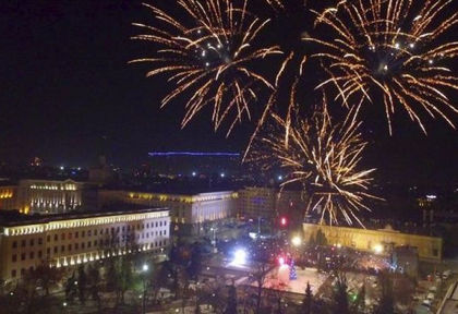 350 полицаи охраняват площад „Александър Батенберг”, готвят солени глоби за феновете на пиротехниката