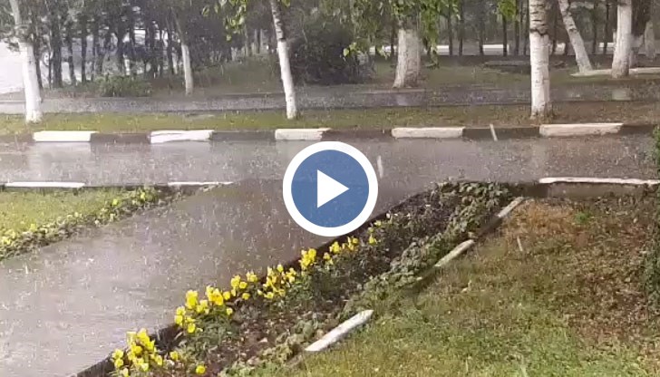 Градушка се изсипа над Ценово