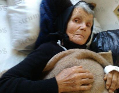 Баба Катерина едва се спаси от зъбите на 4 песа