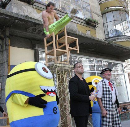 Ето каква атрактивна акробатика прави цирк 