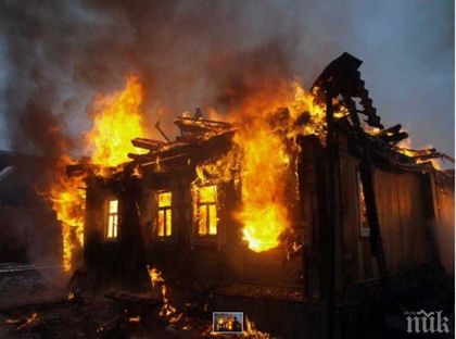 Дете пострада при пожар, карат го спешно в 