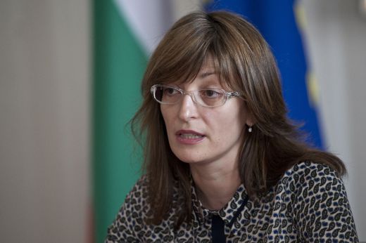 Захариева съгласна с премиера - рокадата във ВСС е провокация