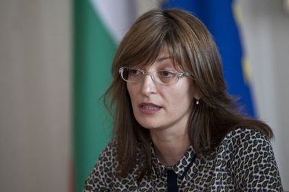 Захариева съгласна с премиера - рокадата във ВСС е провокация