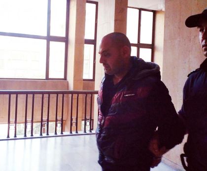 Оставиха в ареста педофила от Панагюрище