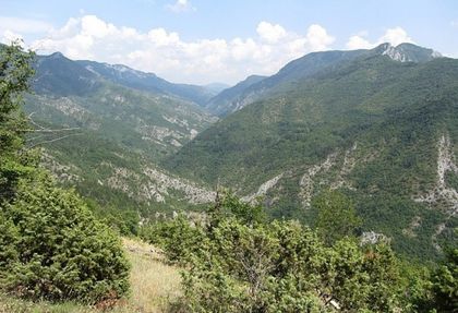 В Родопите чакат черна вест, буря и лошо време хванали изчезналата баба