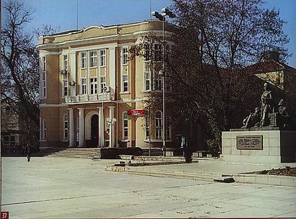 Времето на 7 ноември: Пак ще е сравнително топло и тихо