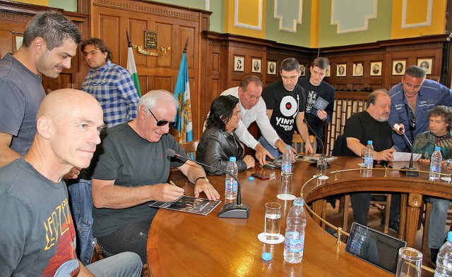 Marillion в Пловдив: Пишеш ли музика за пазара, вече не си артист
