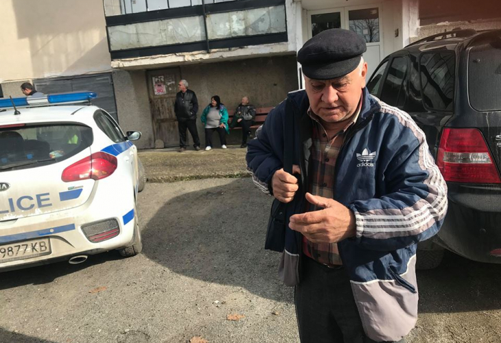 Бесните цигани, които пребиха като куче старец в Казанлък, го нападнали заради...