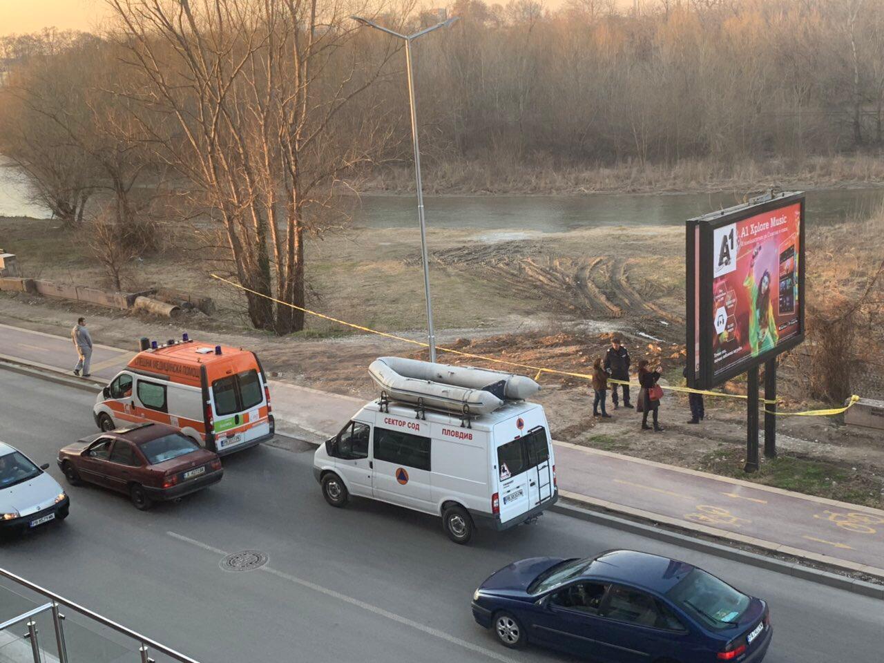 Безжизнено тяло изплува в река Марица в Пловдив! (СНИМКИ)