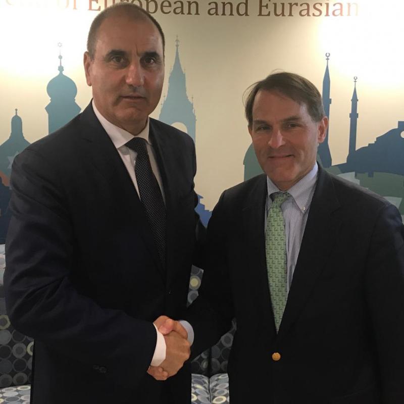 Председателят на ПГ на ГЕРБ Цветанов разговаря със зам.-помощник държавния секретар на САЩ Матю Бойс