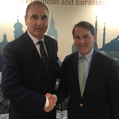 Председателят на ПГ на ГЕРБ Цветанов разговаря със зам.-помощник държавния секретар на САЩ Матю Бойс