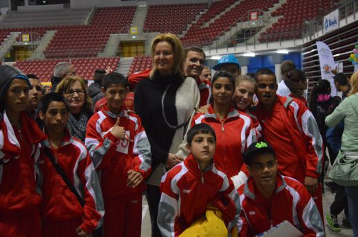 Коледен турнир зарадва 500 деца в риск (СНИМКИ)