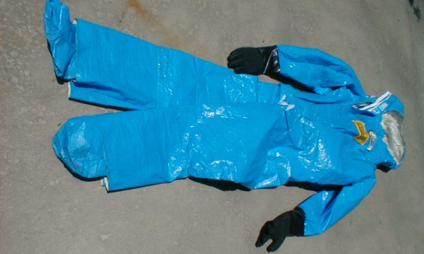 Свиха костюми за химическа защита от болница в Париж