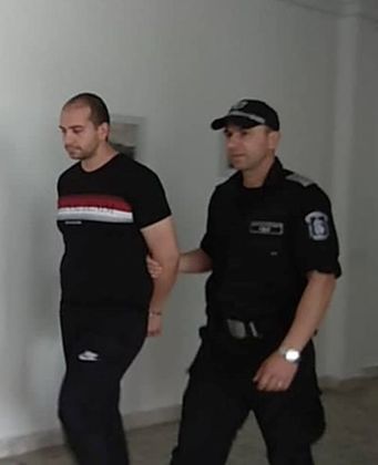 Готвачът, обвинен, че опитал да насили сервитьорка в Слънчев бряг, иска свобода