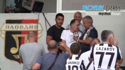 PlovdivDerbyTV: Локо награди част от легендите си с плакет, Садъков не сдържа сълзите си