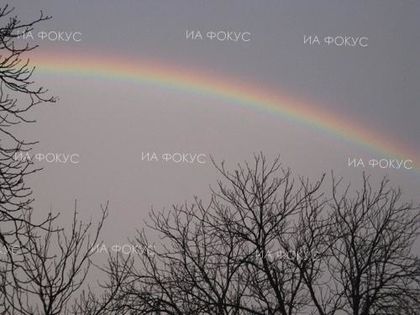 НИМХ: На много места в страната ще има валежи, максималните температури ще са между 17° и 22°