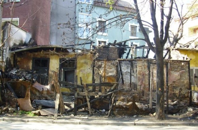 Мъж полудя след развода си, опита да опече жива бившата си жена