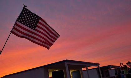 Самоубиец се взриви до US консултво в Саудитска Арабия