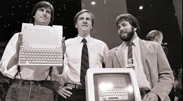 Apple навърши 43 години