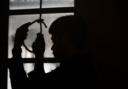 Драми в Карлово - ученичка издъхна, студент се самоуби
