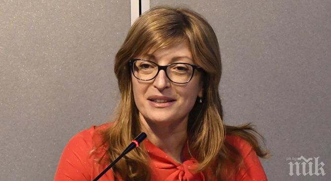 Захариева в остър диалог с турския посланик - ето какво си казаха след езиковия скандал