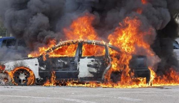 Луксозен автомобил на бизнесмена Стилян Петров изгоря, подозират палеж