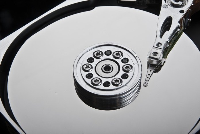 Nidec: тази година доставките на PC хард дискове ще намалеят двойно