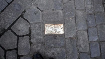 Забраниха местенето на паветата от ул.
