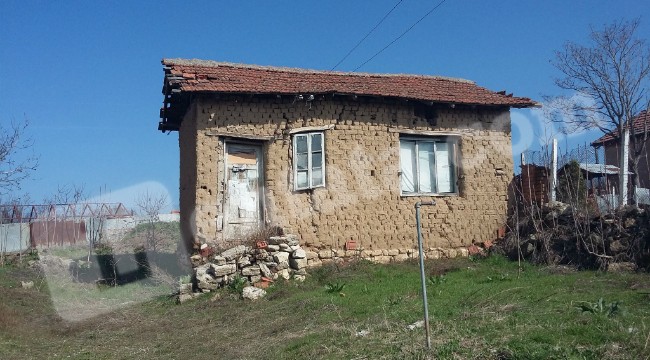 Истории от България: Да родиш в обор.