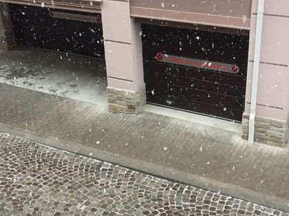 И на Пловдив не му се размина: Заваля сняг на парцали