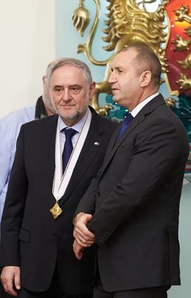 Румен Радев връчи орден „Мадарски конник“ на шефа на Световния еврейски конгрес (Снимки)