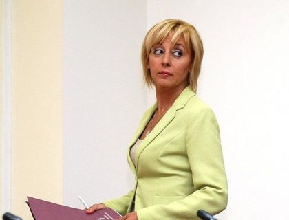 Мая Манолова се отказва от президентската надпревара
