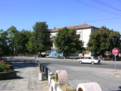 Удар в пловдивско село! Апаши задигнаха 10 бона