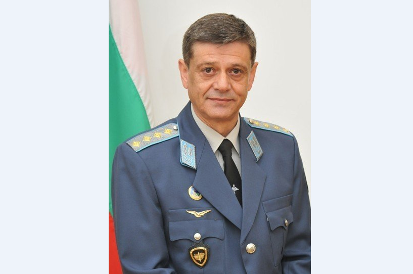 Началникът на отбраната подаде оставка