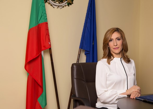 Министър Ангелкова ще участва в Глобалната среща на върха на Световния съвет за пътувания и туризъм (WTTC) в Севиля
