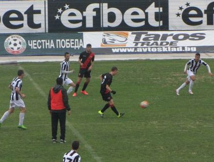 Бащата изпробва 11 футболисти в Локо (Пловдив)